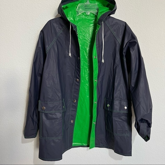 Vintage Vinyl Apple Green & Navy Retro Raincoat with Hood Drawstring Like New  M - Picture 9 of 16